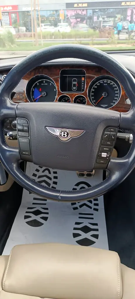 2004 Bentley Continental GT  W12 || FULL SERVICE HISTORY || 6.0L  12 cylinder || pristine condition - Image 17