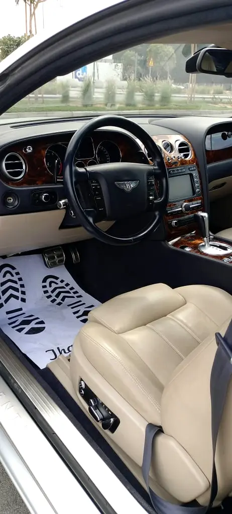 2004 Bentley Continental GT  W12 || FULL SERVICE HISTORY || 6.0L  12 cylinder || pristine condition - Image 18