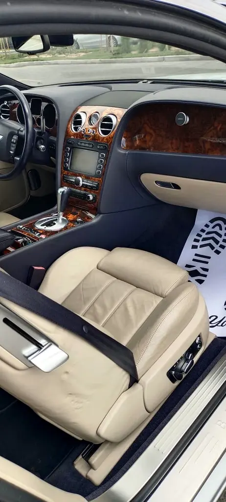 2004 Bentley Continental GT  W12 || FULL SERVICE HISTORY || 6.0L  12 cylinder || pristine condition - Image 19