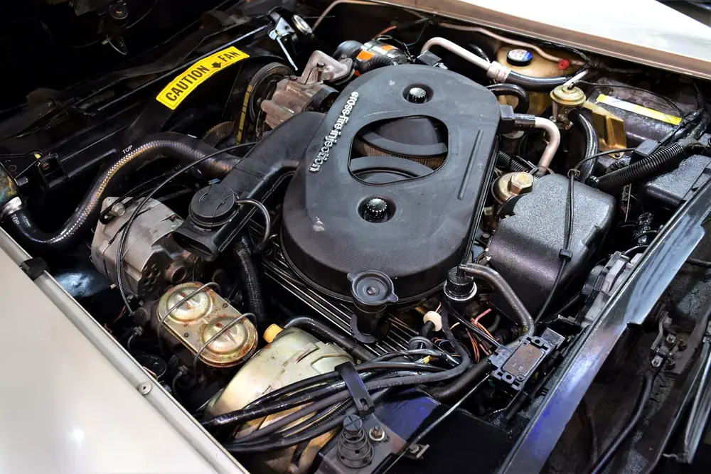 Chevrolet Corvette C3 ( COLLECTOR EDITION ) 1982 Model! in Copper / Golden Color! American Specs - Image 19