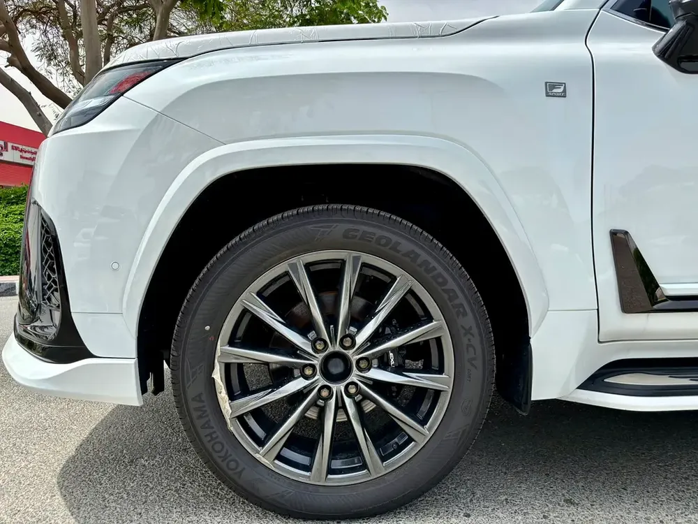 Lexus LX 700h F-Sport 2025 - GCC Specs - Brand New Hybrid Luxury SUV - Image 5