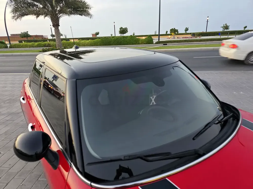 2019 MINI Cooper Hatchback - Very Fuel Effecient - Excellent Condition - Image 5