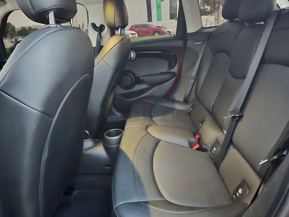 2019 MINI Cooper Hatchback - Very Fuel Effecient - Excellent Condition - Image 7
