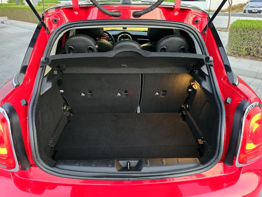 2019 MINI Cooper Hatchback - Very Fuel Effecient - Excellent Condition - Image 9