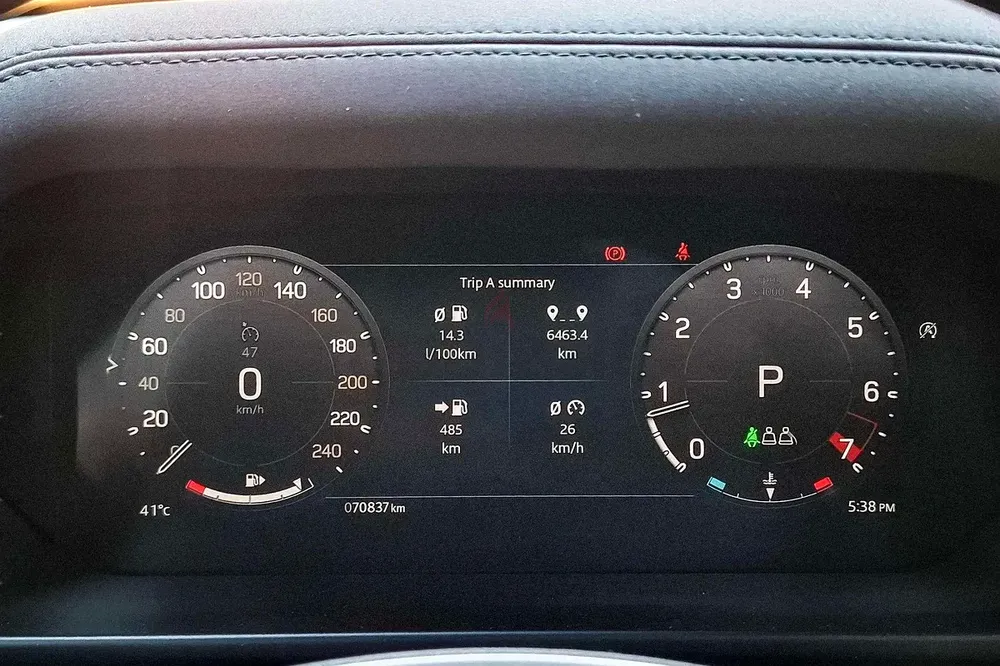 AED 3951/month | 2023 Land Rover Defender 90 S P300 | GCC Specs | Ref#477102 - Image 15