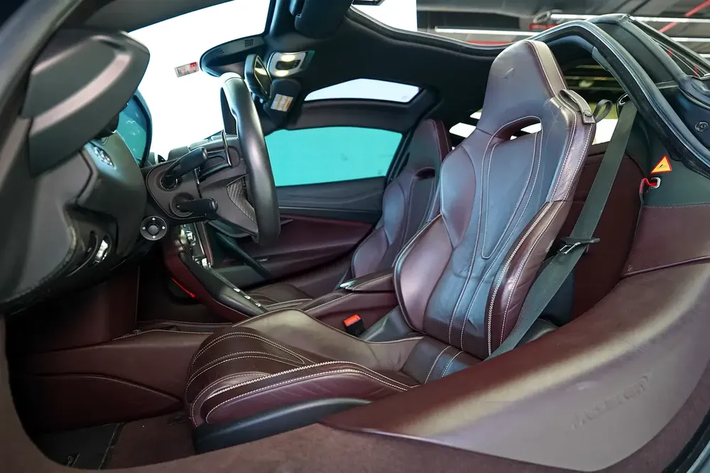 720 S | CARBON EXTERIOR | GCC | WARRANTY AVAILABLE - Image 12