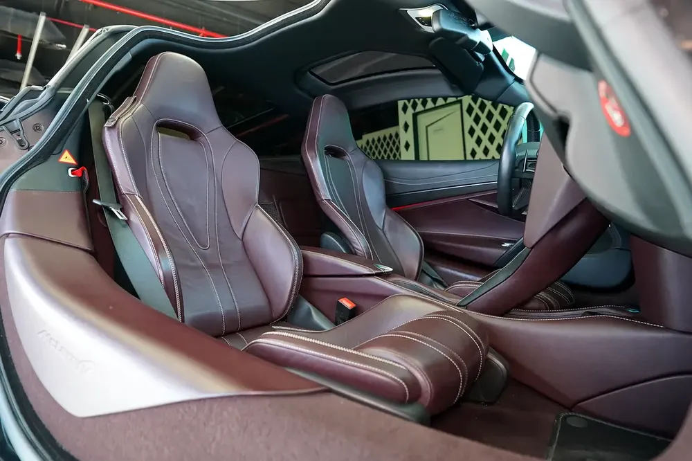 720 S | CARBON EXTERIOR | GCC | WARRANTY AVAILABLE - Image 16