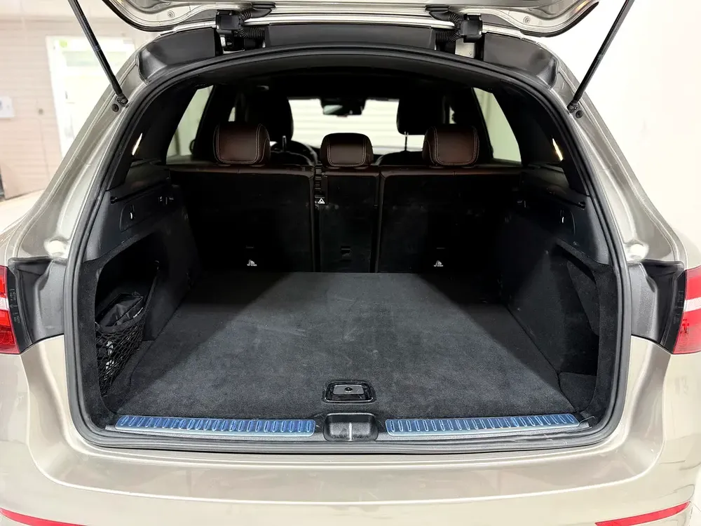 2019 Mercedes-Benz GLC 250 4MATIC | GCC Specs | Pristine Condition - Image 12