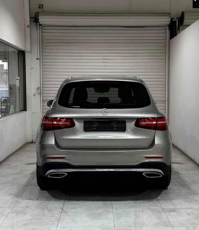2019 Mercedes-Benz GLC 250 4MATIC | GCC Specs | Pristine Condition - Image 4