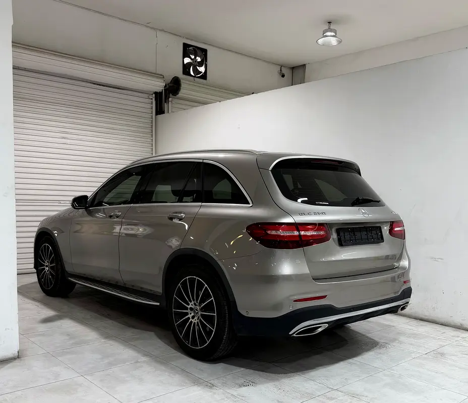 2019 Mercedes-Benz GLC 250 4MATIC | GCC Specs | Pristine Condition - Image 6