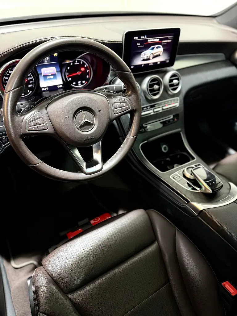 2019 Mercedes-Benz GLC 250 4MATIC | GCC Specs | Pristine Condition - Image 8