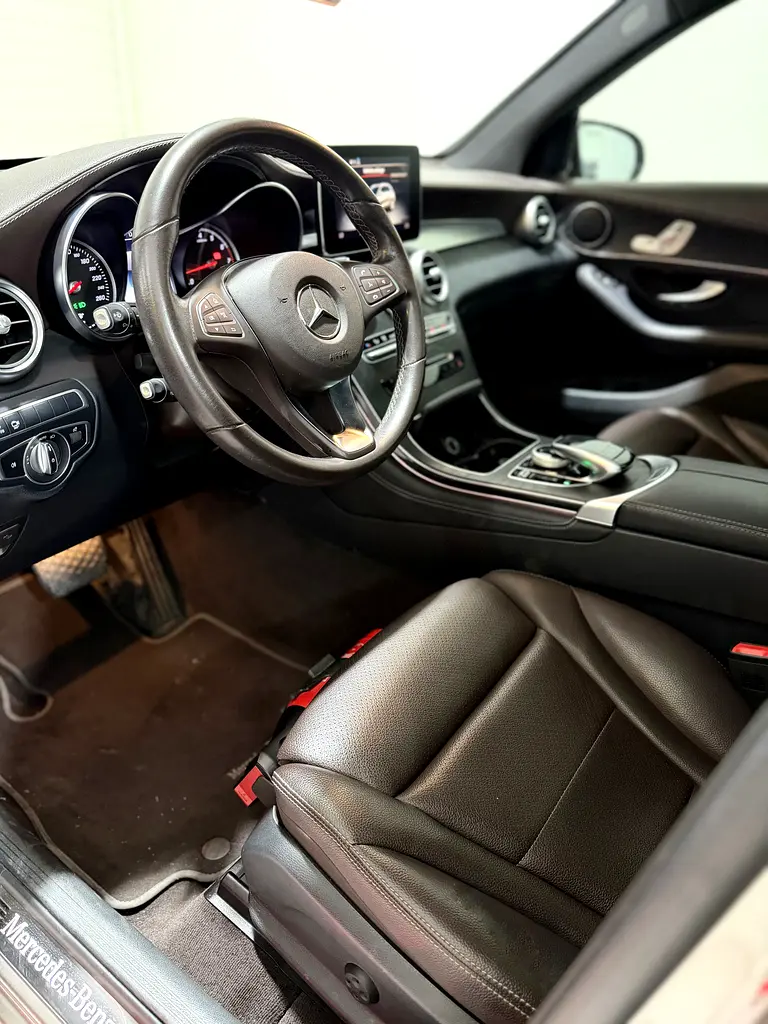 2019 Mercedes-Benz GLC 250 4MATIC | GCC Specs | Pristine Condition - Image 9