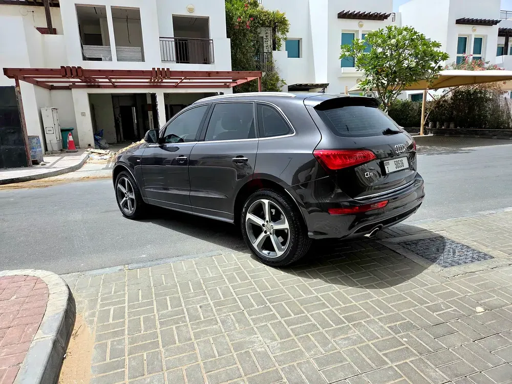 Audi Q5 45 TFSI quattro S line in immaculate condition for sell - Image 5