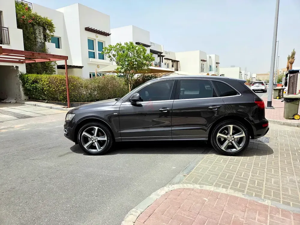 Audi Q5 45 TFSI quattro S line in immaculate condition for sell - Image 6