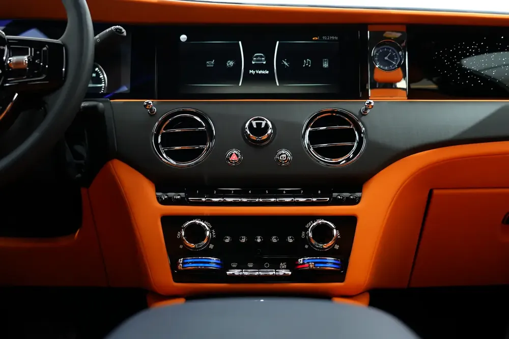 2022 Rolls-Royce Ghost | V12 | Fully Loaded Bespoke Luxury | GCC Specs | AED 1,100000 - Image 16