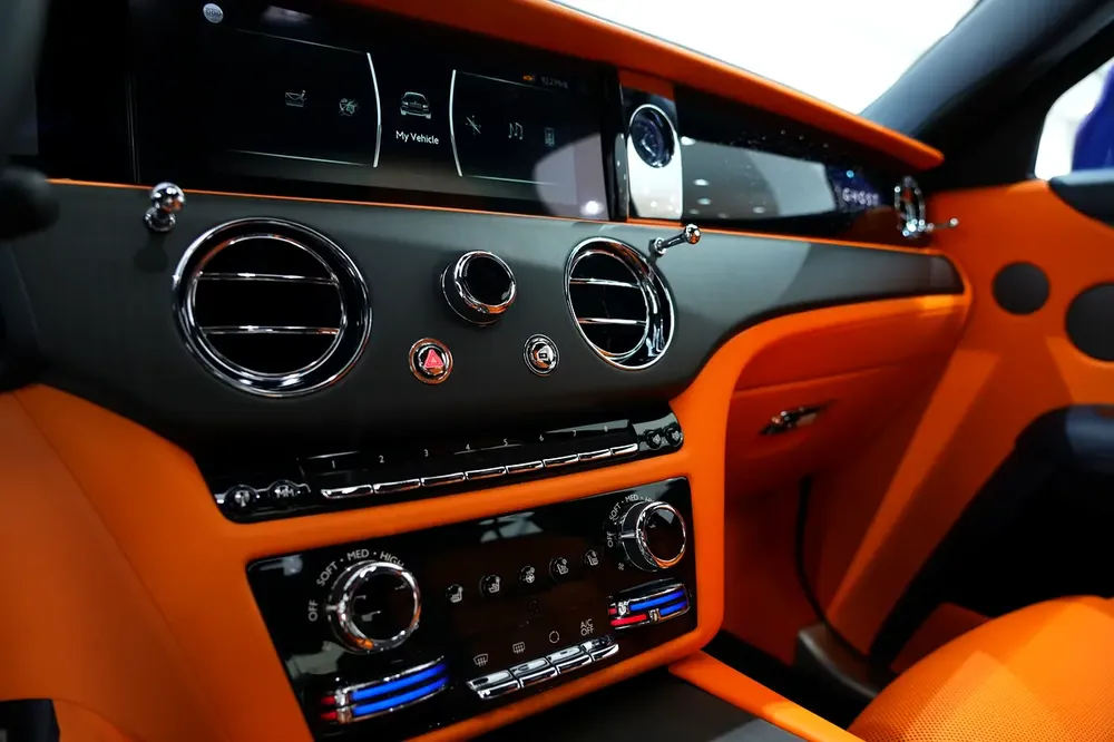 2022 Rolls-Royce Ghost | V12 | Fully Loaded Bespoke Luxury | GCC Specs | AED 1,100000 - Image 18
