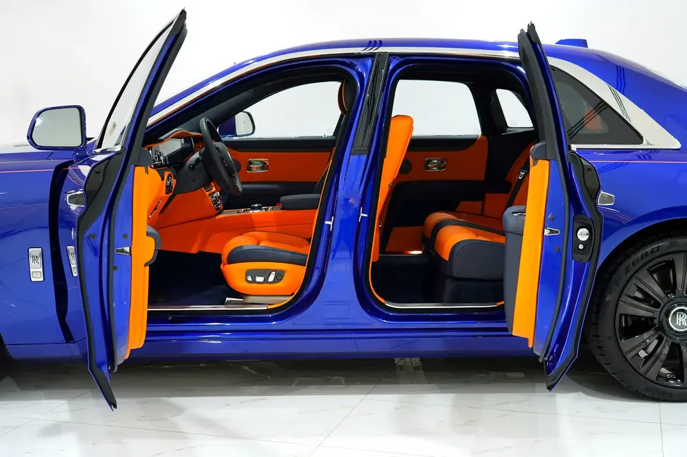 2022 Rolls-Royce Ghost | V12 | Fully Loaded Bespoke Luxury | GCC Specs | AED 1,100000 - Image 4