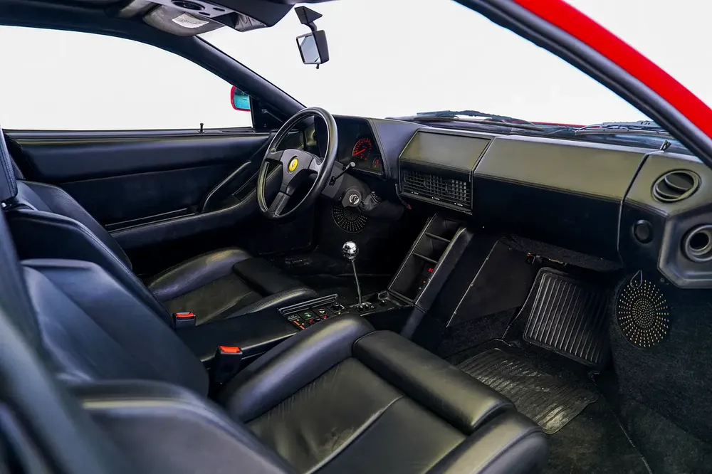 1991 FERRARI TESTEROSSA | POP UP HEADLIGHTS | ROSSA CORSA RED EXTERIOR - Image 12