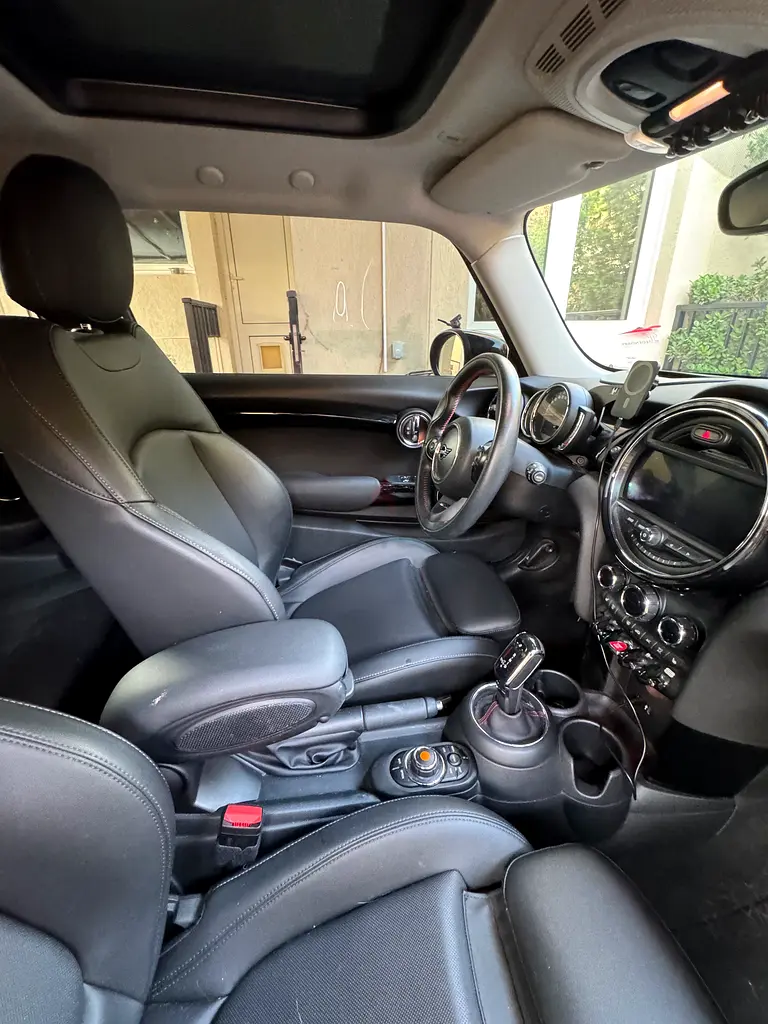 2020 MINI Cooper S - Korean Specs - GCC Ready - Image 5