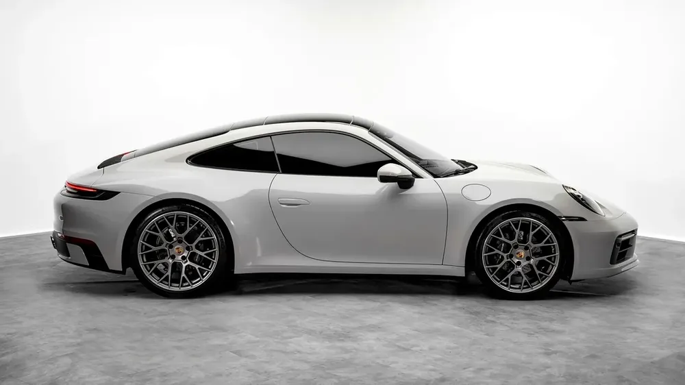 Porsche 911 Carrera - 2023 - GCC - Under Warranty - Image 17