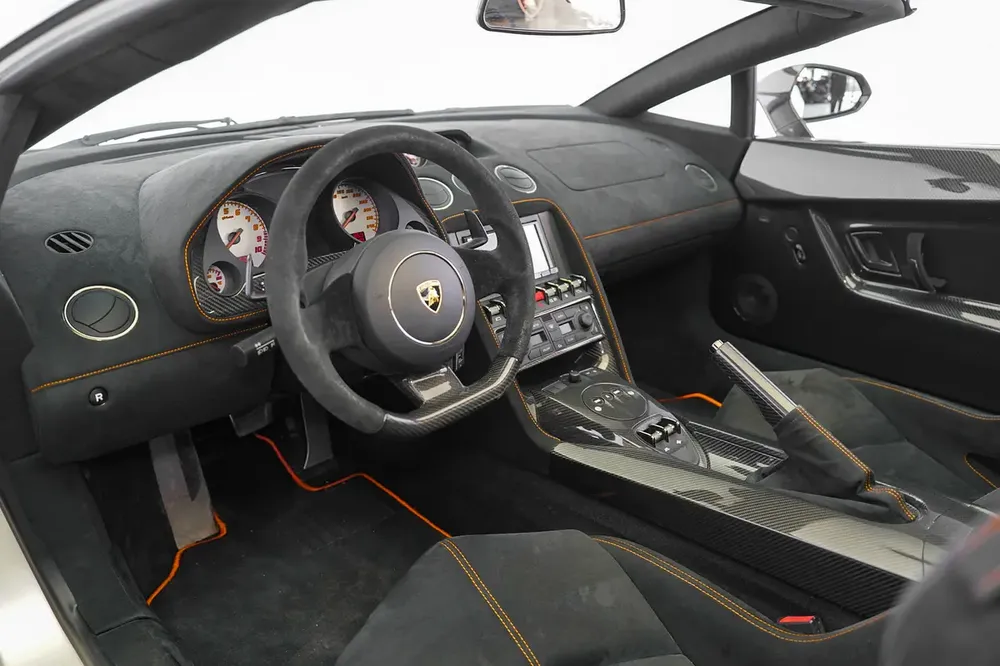 GALLARDO PERFORMANTE SPYDER | INTERIOR AND EXTERIOR CARBON | WARRANTY AVAILANLE - Image 7