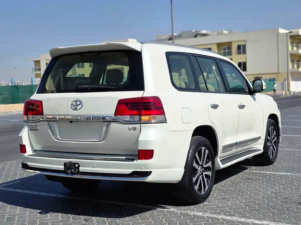 Toyota Land Cruiser GXR V6 Grand Touring 2019 GCC Specs - Image 10