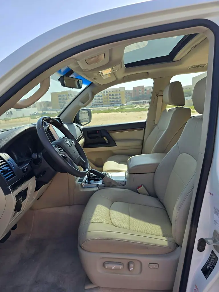 Toyota Land Cruiser GXR V6 Grand Touring 2019 GCC Specs - Image 15