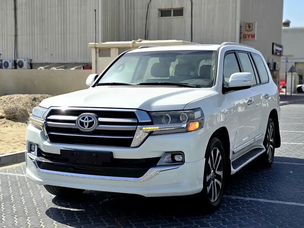 Toyota Land Cruiser GXR V6 Grand Touring 2019 GCC Specs - Image 4