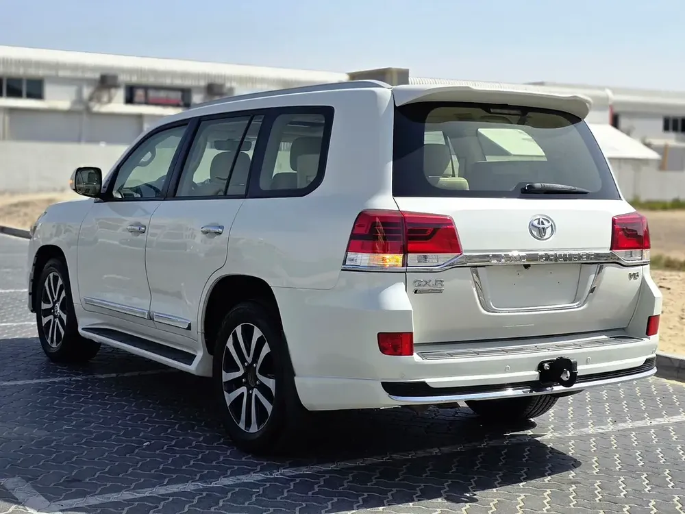 Toyota Land Cruiser GXR V6 Grand Touring 2019 GCC Specs - Image 8