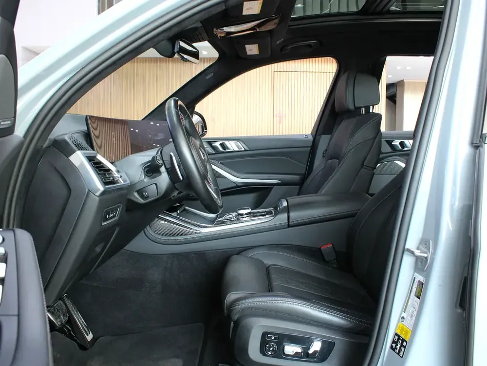 2024 - BMW X7 M60i - V8 | 7 seater with warranty - Image 9