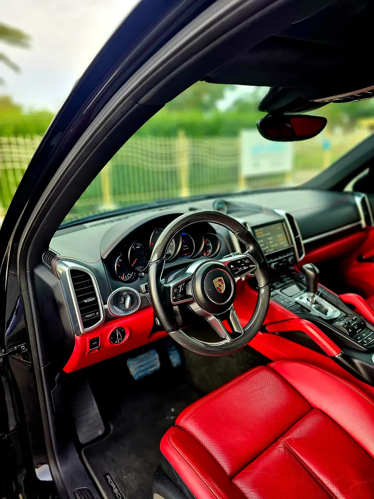 Porsche Cayenne S Full Porsche service history Carbon Fiber - Image 10