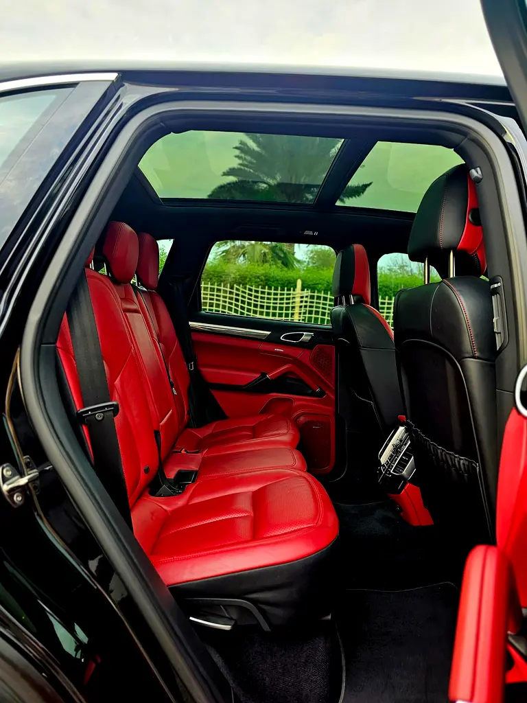 Porsche Cayenne S Full Porsche service history Carbon Fiber - Image 12