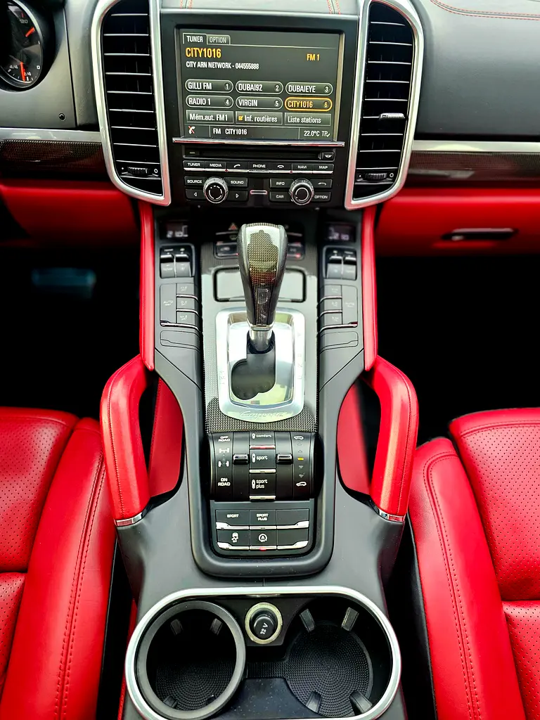 Porsche Cayenne S Full Porsche service history Carbon Fiber - Image 15