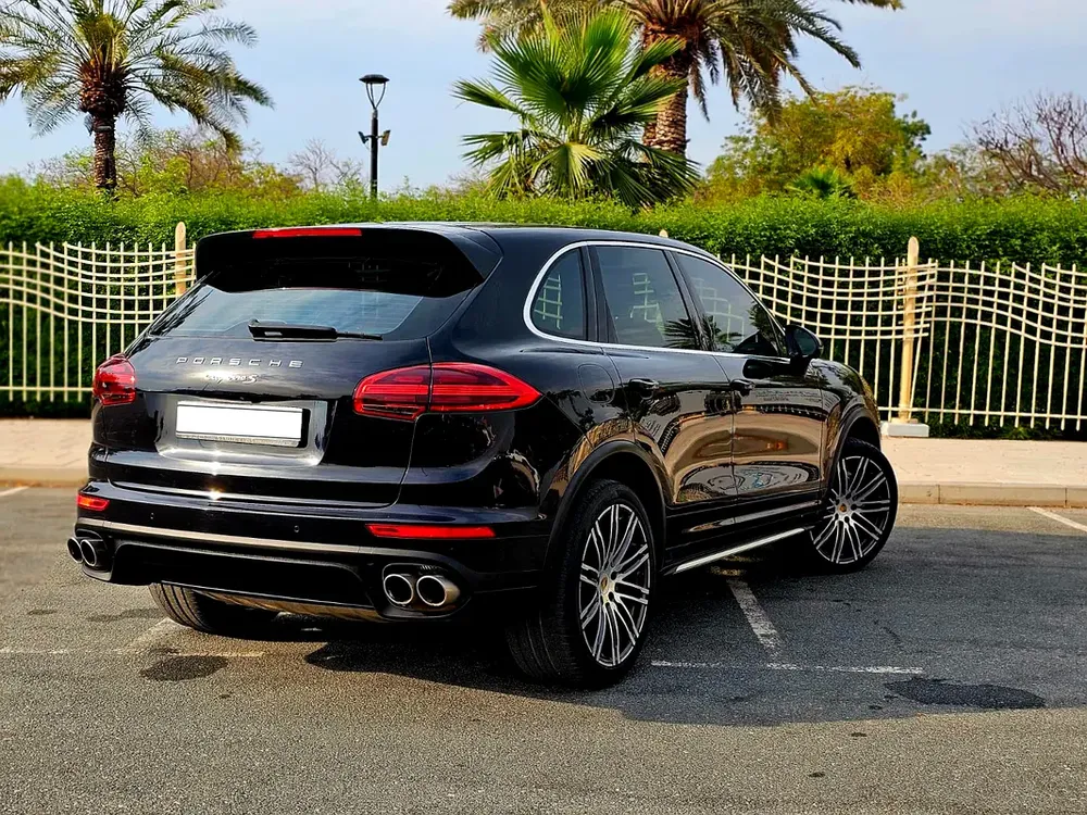 Porsche Cayenne S Full Porsche service history Carbon Fiber - Image 4