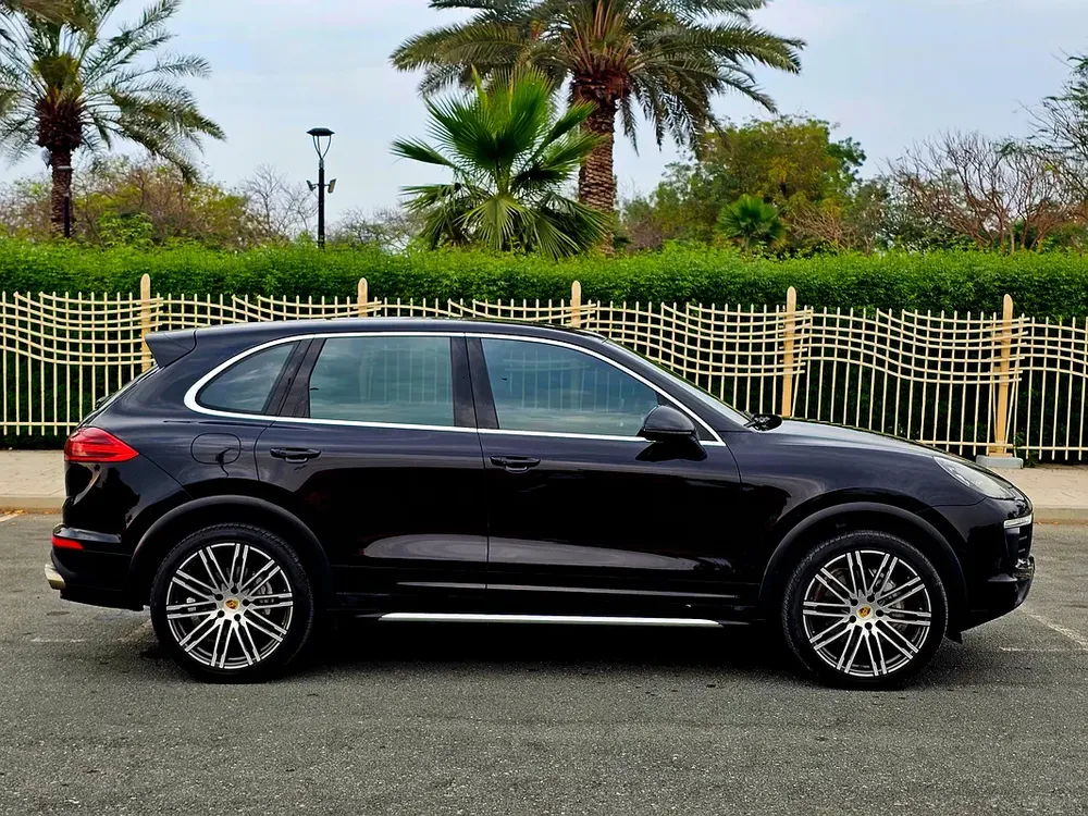 Porsche Cayenne S Full Porsche service history Carbon Fiber - Image 7