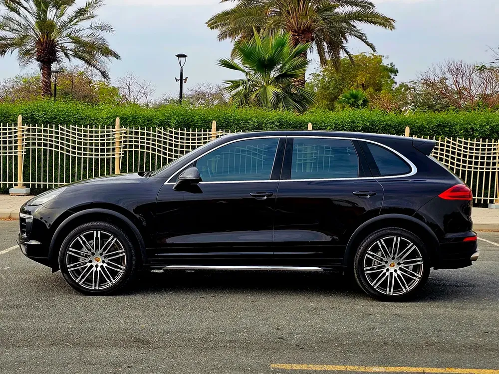 Porsche Cayenne S Full Porsche service history Carbon Fiber - Image 8