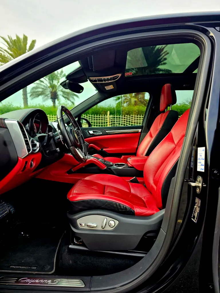 Porsche Cayenne S Full Porsche service history Carbon Fiber - Image 9