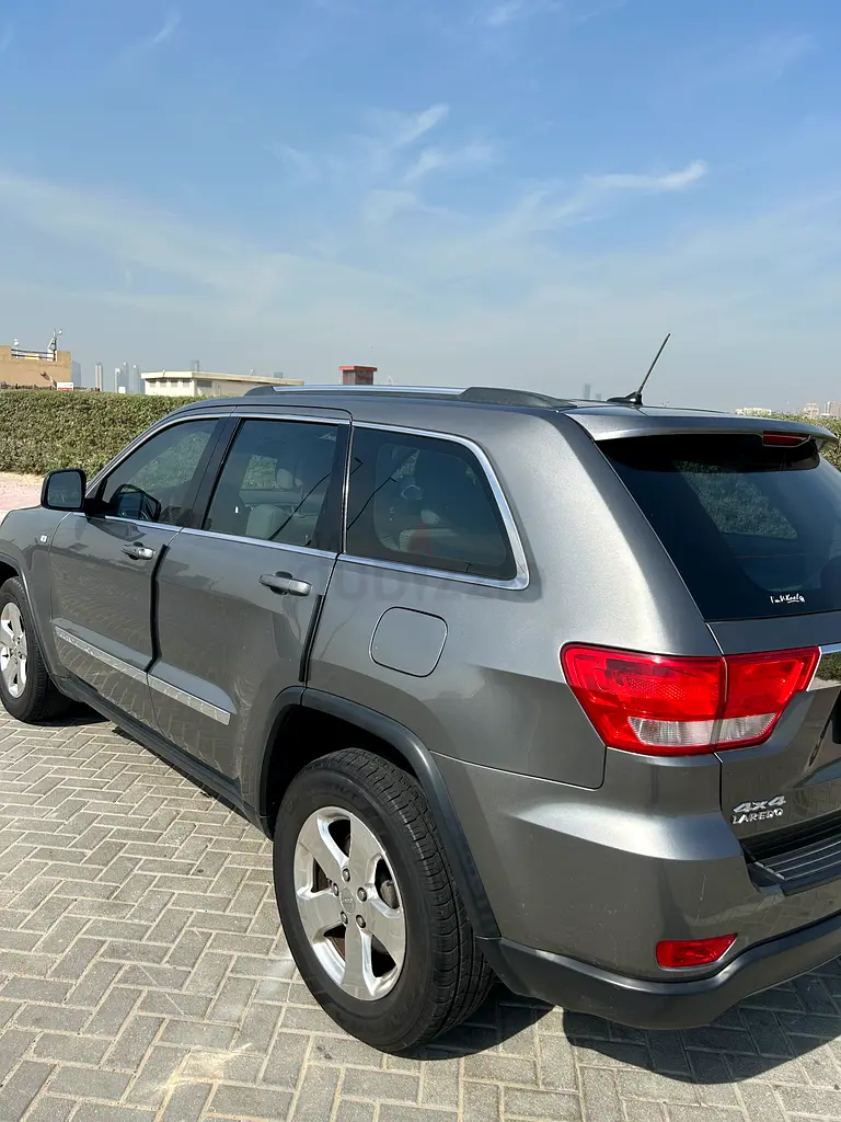 Jeep Grand Cherokee Laredo 2012 GCC Specs - Image 10