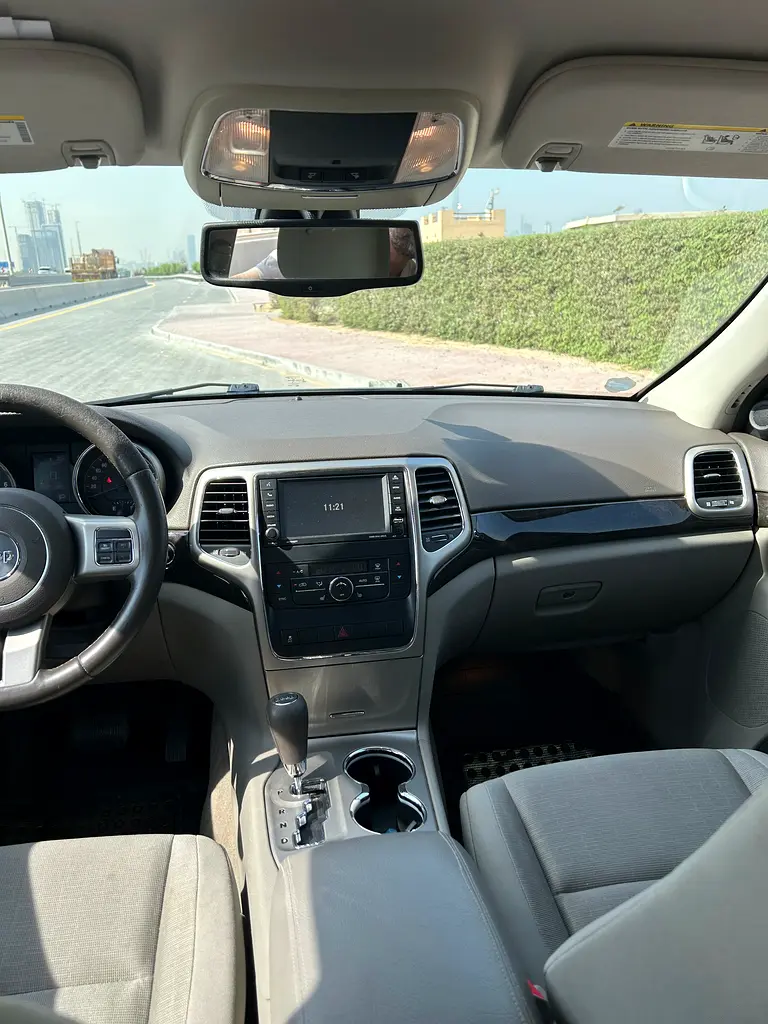 Jeep Grand Cherokee Laredo 2012 GCC Specs - Image 12