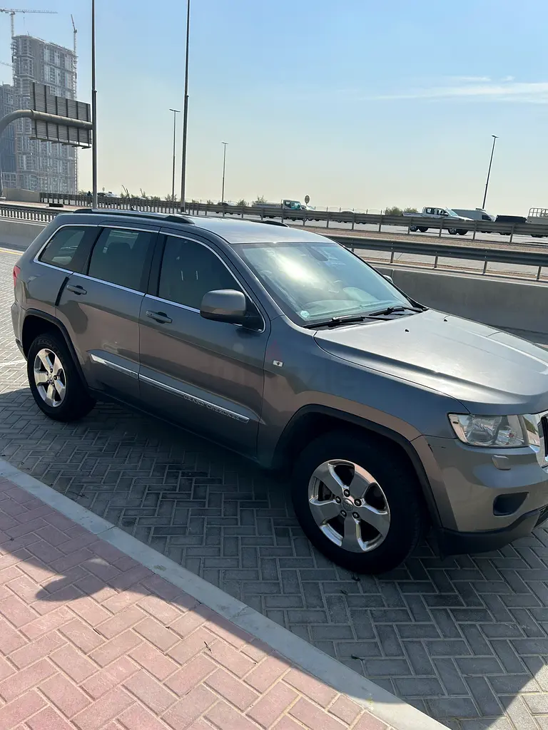 Jeep Grand Cherokee Laredo 2012 GCC Specs - Image 4