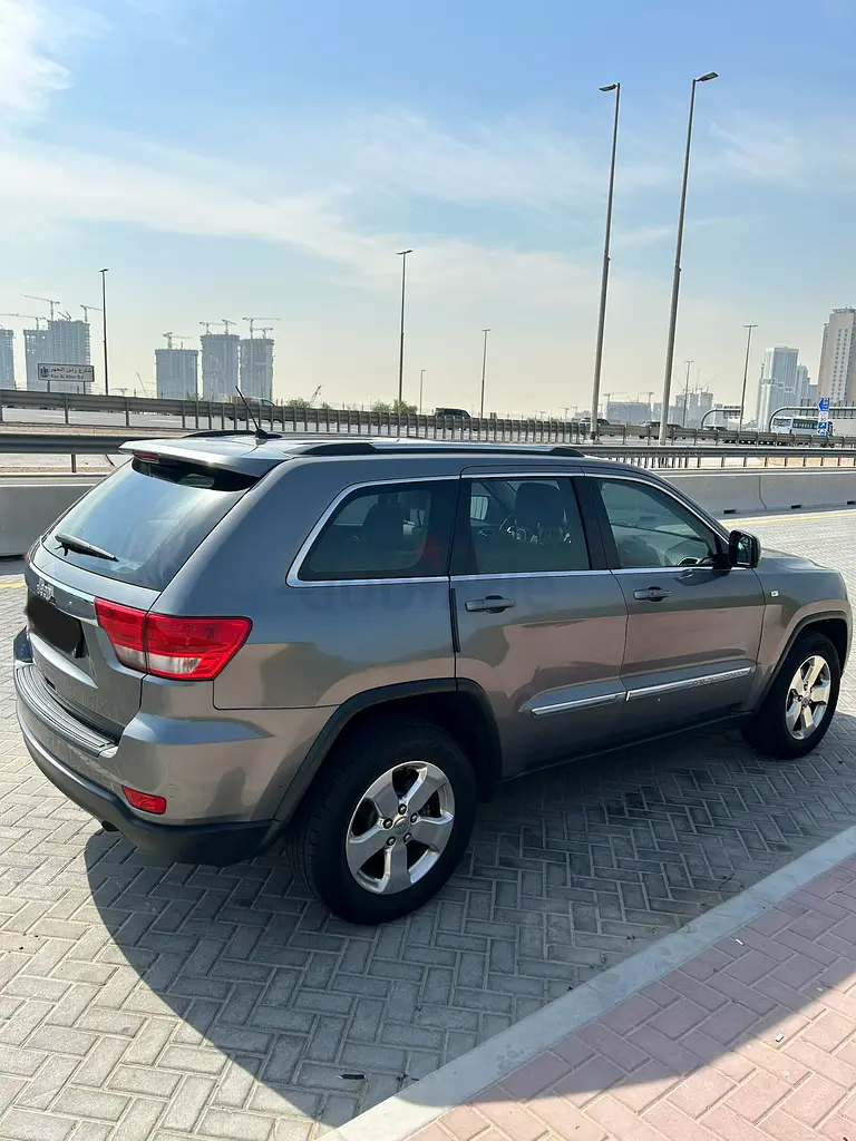 Jeep Grand Cherokee Laredo 2012 GCC Specs - Image 5