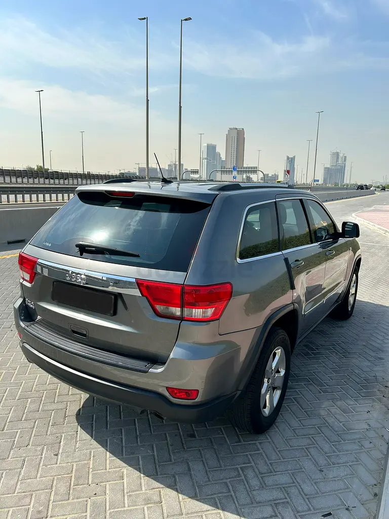 Jeep Grand Cherokee Laredo 2012 GCC Specs - Image 7