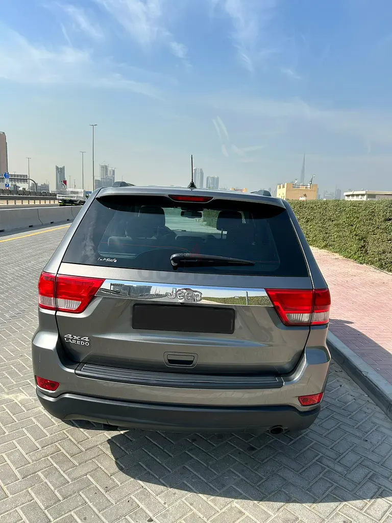 Jeep Grand Cherokee Laredo 2012 GCC Specs - Image 8
