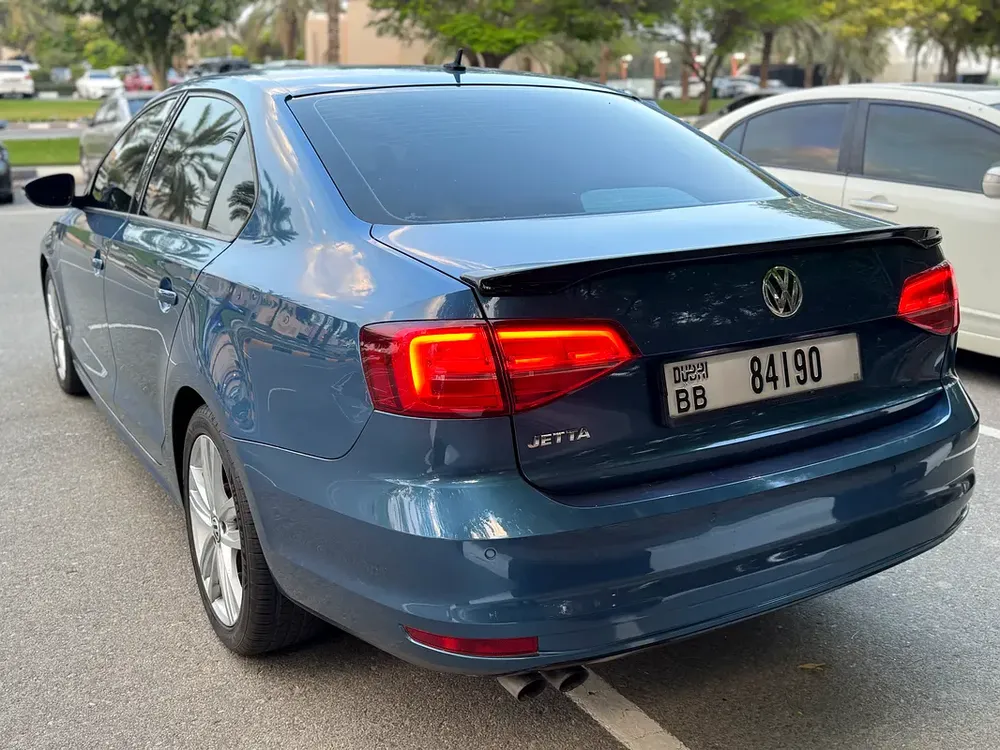 2016 Volkswagen Jetta - GCC Specs - Reliable and Efficient - Image 7