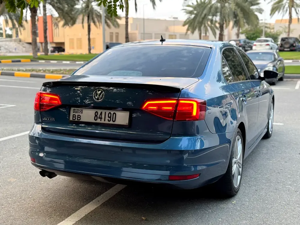 2016 Volkswagen Jetta - GCC Specs - Reliable and Efficient - Image 8