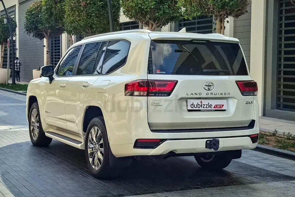 AED 4103/month | 2023 Toyota Land Cruiser GXR 3.5L | GCC Specs | Ref#416406 - Image 8