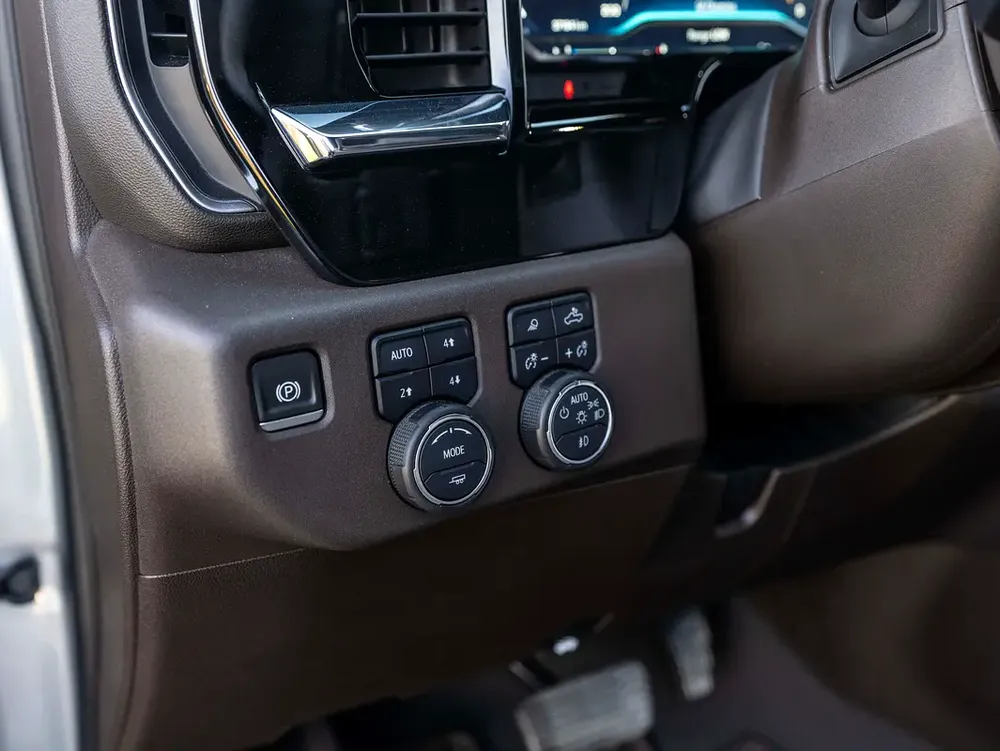 0% DOWN PAYMENT! | JUNE EDITION | 1500 LT TRAIL BOSS Z71 | IMMEDIATE DELIVERY | WARRANTY - Image 16