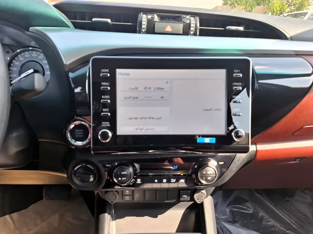 Toyota Hilux 2.4L 2025 AT DC Black Diesel - Image 14
