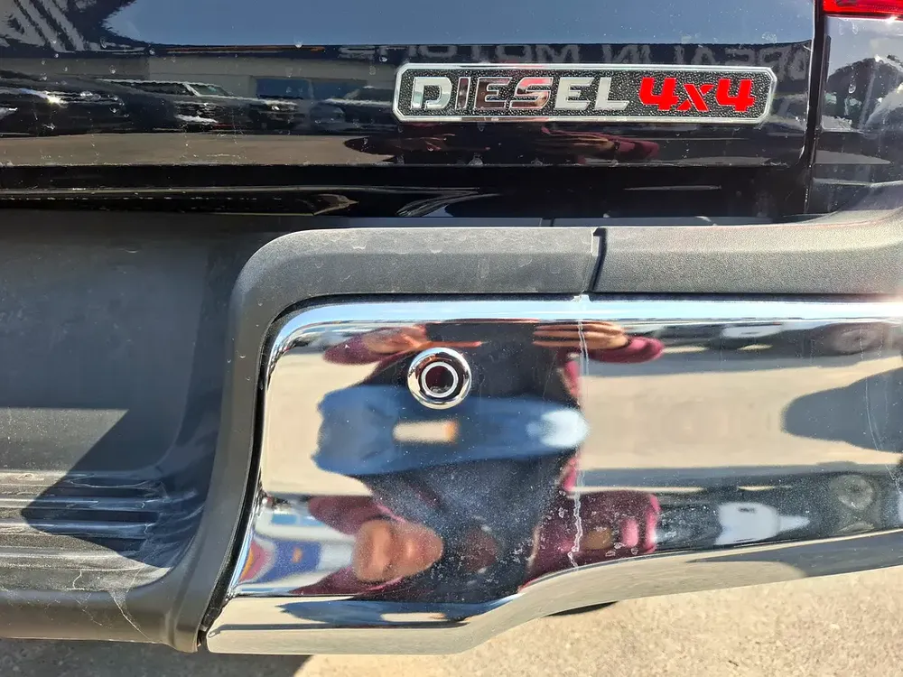 Toyota Hilux 2.4L 2025 AT DC Black Diesel - Image 17