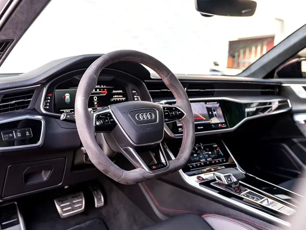 RS6 PERFORMANCE 2025 | CARBON EDITION | 0% DOWN | AL NABOODA WARRANTY AND SERVICE PACK - Image 12